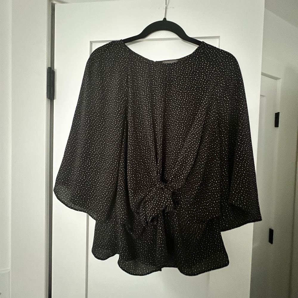 Vince Camuto black and white top with tie front detail, size L